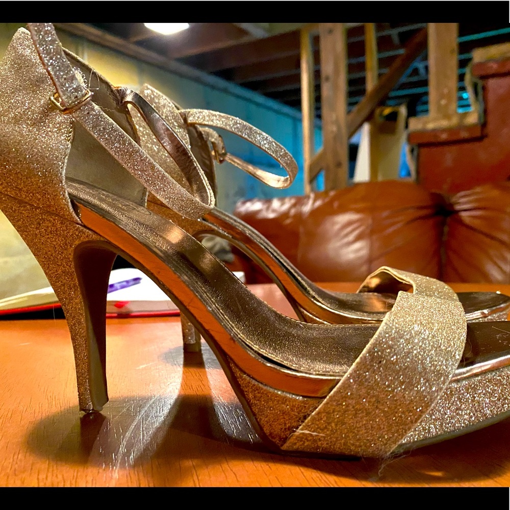 Unlisted Gold glitter heels size 9